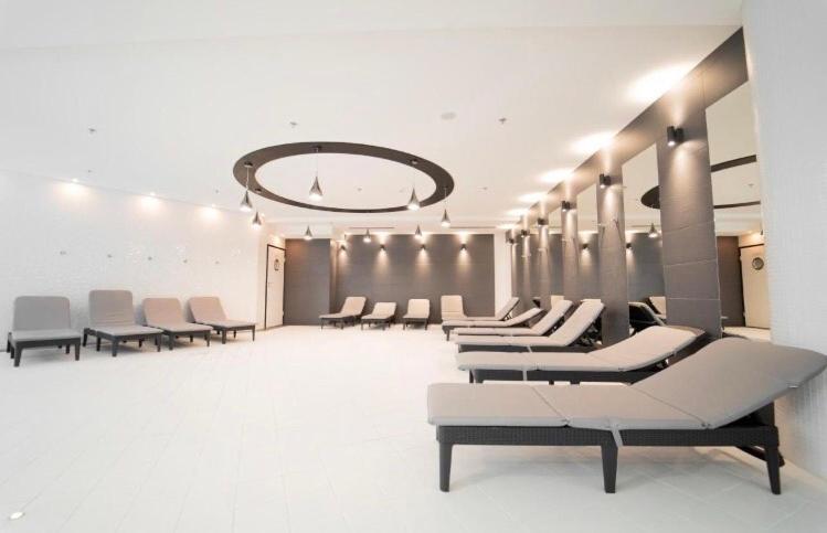 שצ'צ'ין Hanza Tower Center מראה חיצוני תמונה